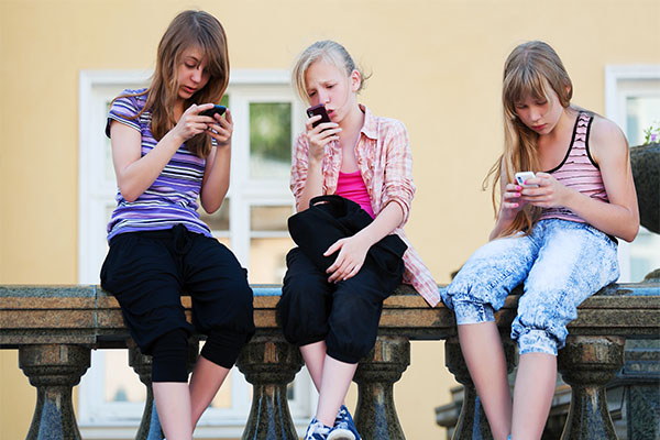 WhatsApp in ogni momento.. ma le parole dove sono finite?