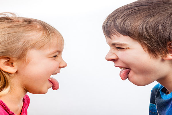 Il bambino ripete o dice le parolacce: come comportarsi?