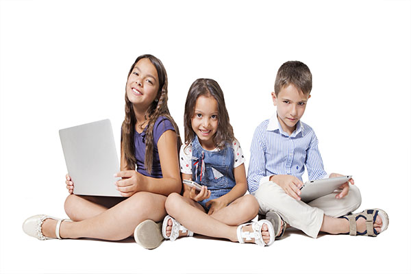 Smartphone nelle scuole materne. Rischi e risorse in relazione allo sviluppo e all’apprendimento