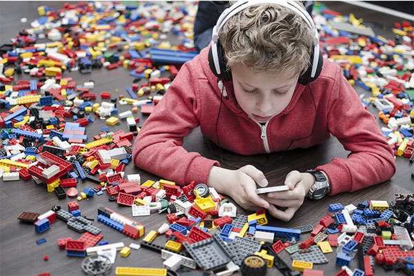 Quali sono gli “effetti collaterali” del dare i tablet ai bambini troppo piccoli?
